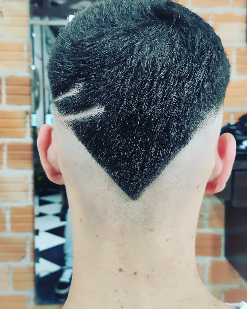 Desenho em fade na parte de trás da cabeça